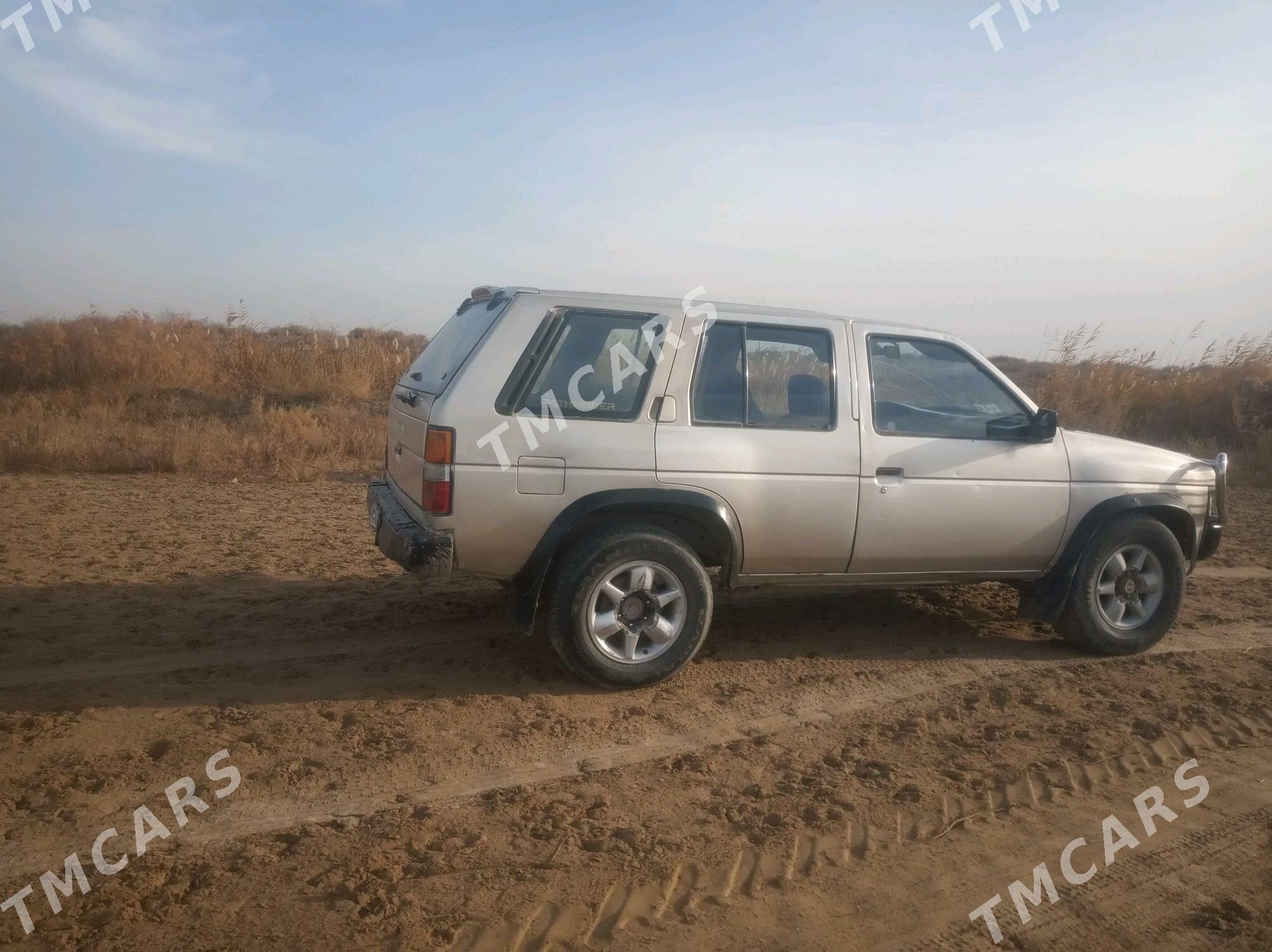 Nissan Pathfinder 1995 - 30 000 TMT - Сакарчага - img 3