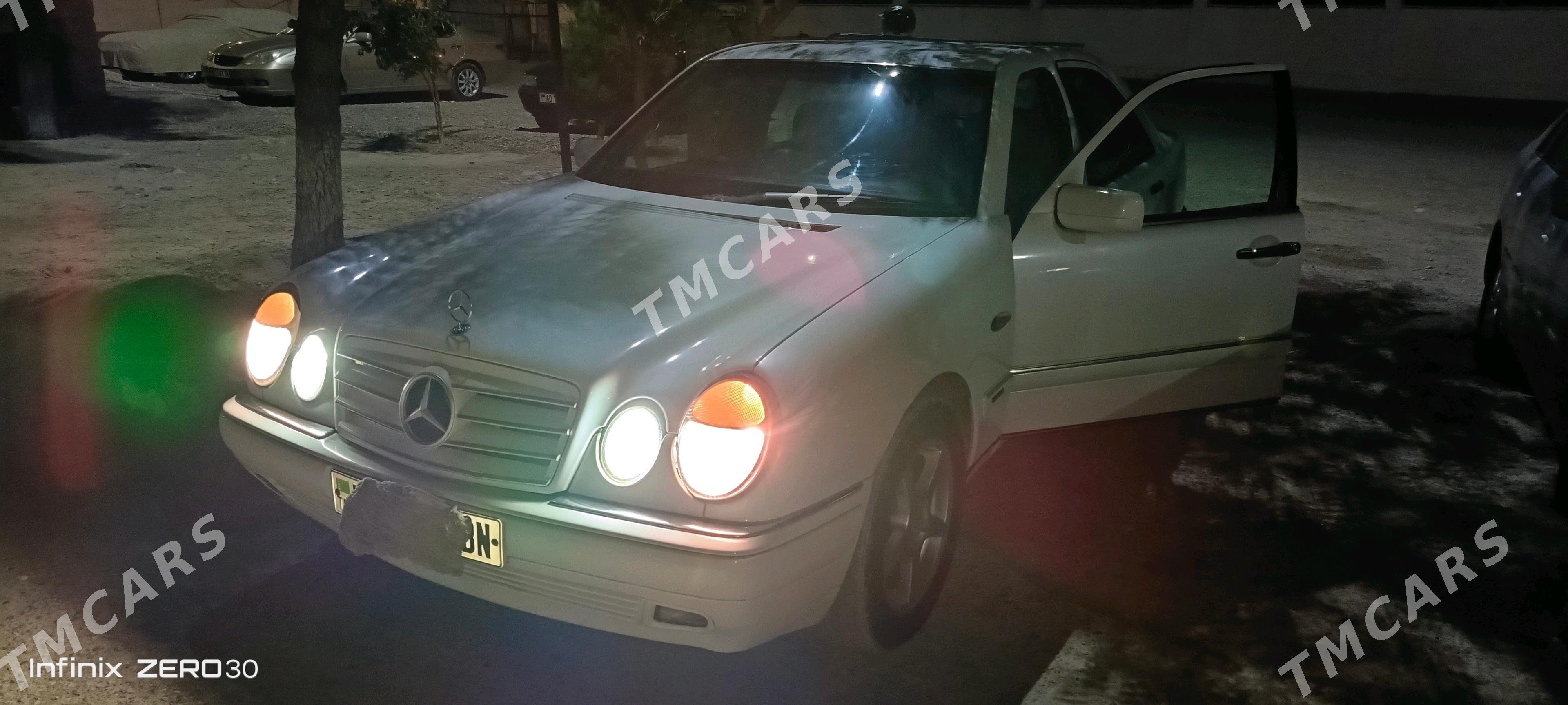 Mercedes-Benz E-Class 1997 - 50 000 TMT - Gyzylarbat - img 4