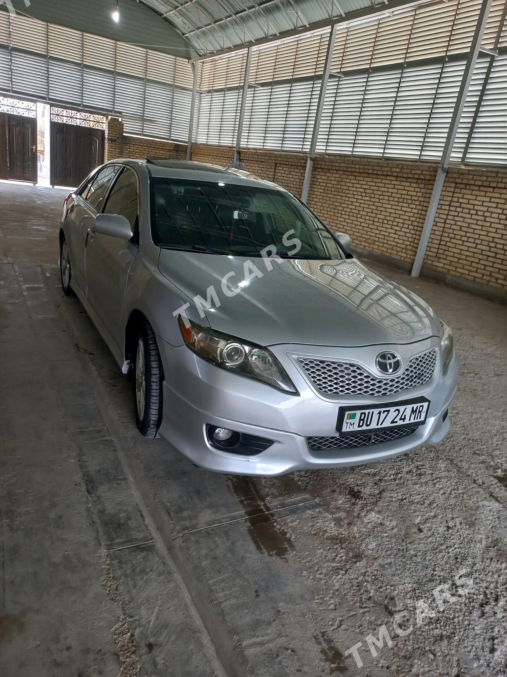 Toyota Camry 2010 - 200 000 TMT - Байрамали - img 8