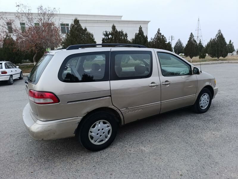 Toyota Sienna 2002 - 130 000 TMT - Bäherden - img 6