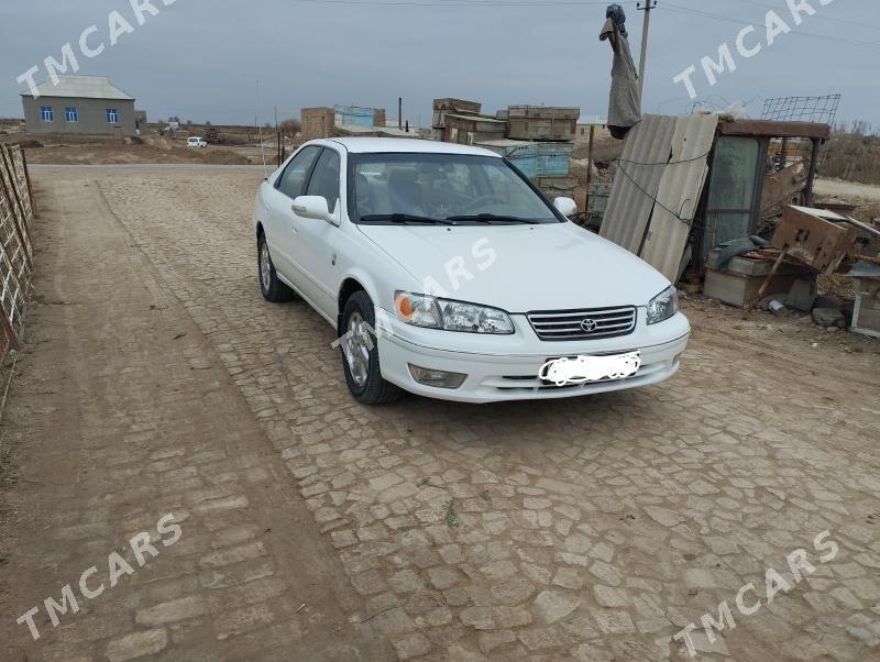 Toyota Camry 2001 - 130 000 TMT - Ёлётен - img 2