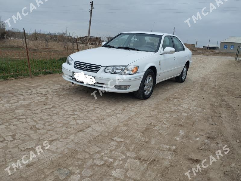 Toyota Camry 2001 - 130 000 TMT - Ёлётен - img 3