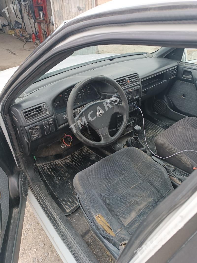 Opel Vectra 1990 - 30 000 TMT - Bäherden - img 2