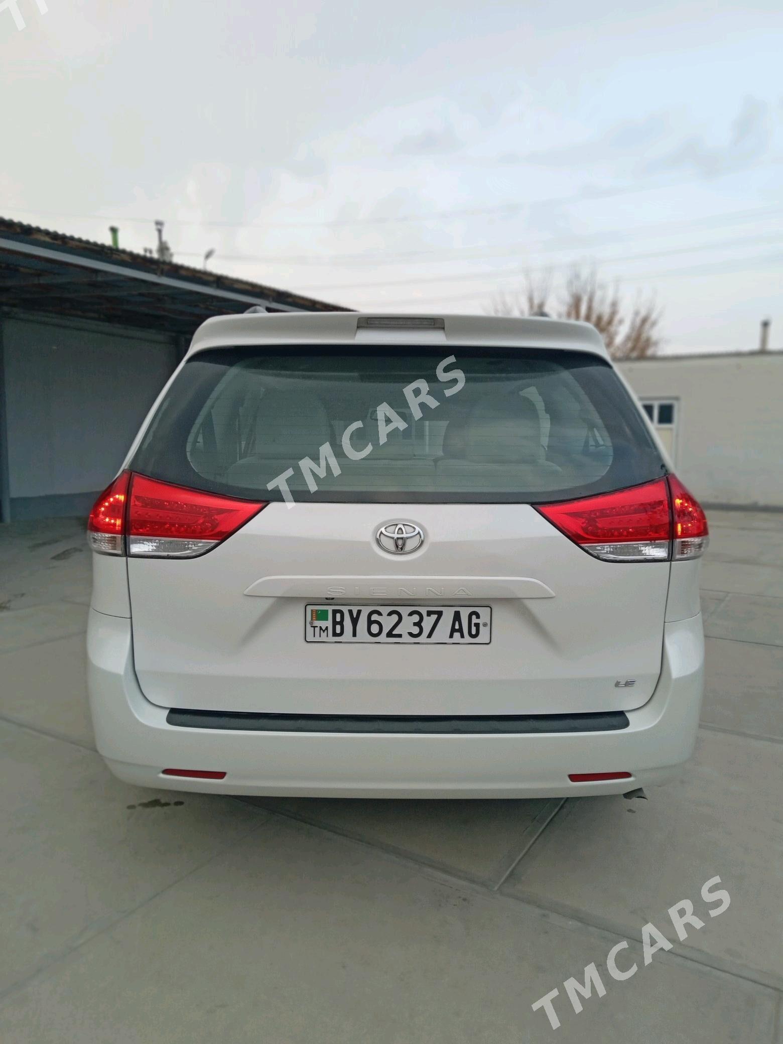 Toyota Sienna 2013 - 265 000 TMT - 30 mkr - img 4