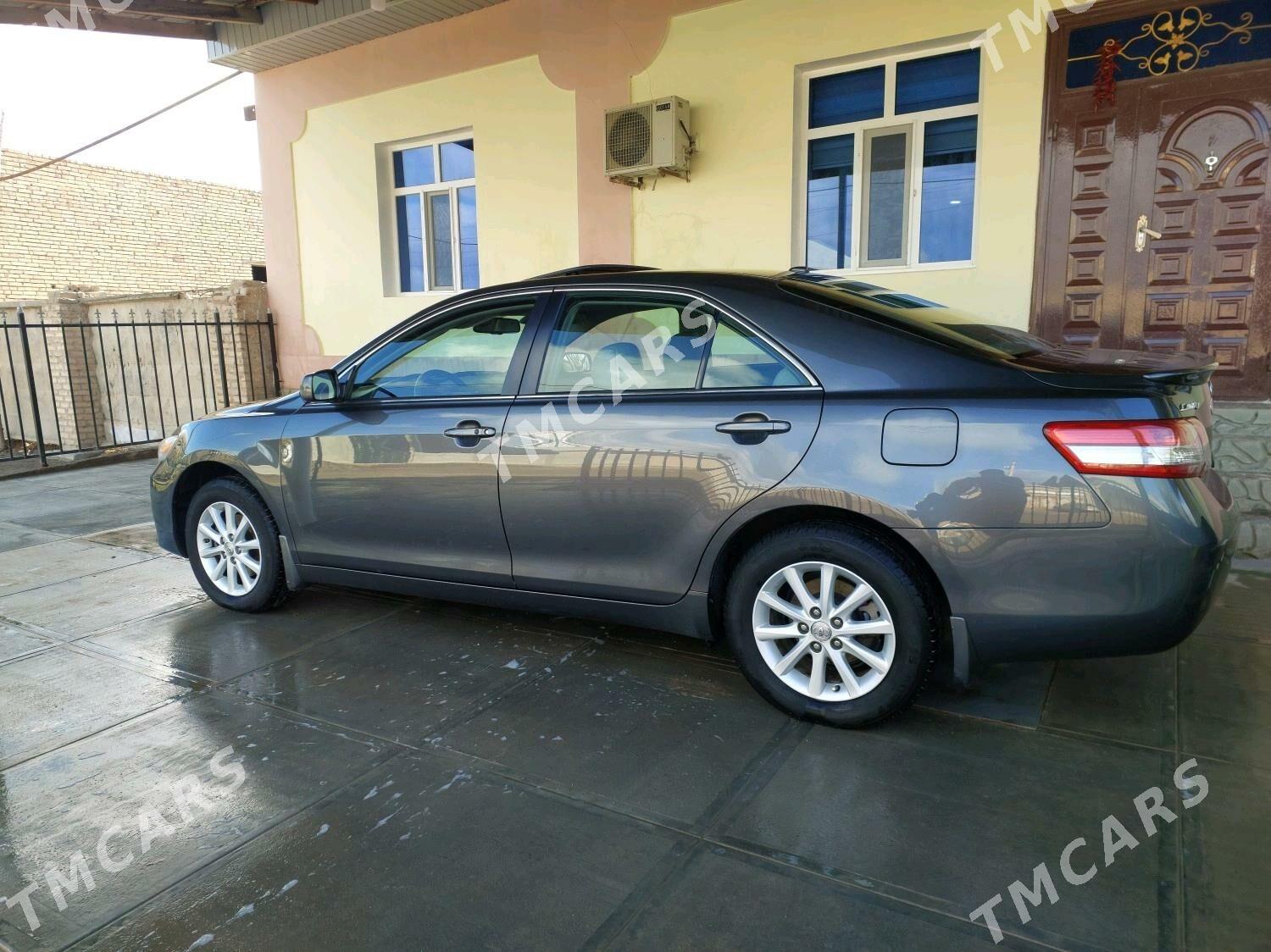 Toyota Camry 2010 - 190 000 TMT - Köneürgenç - img 3