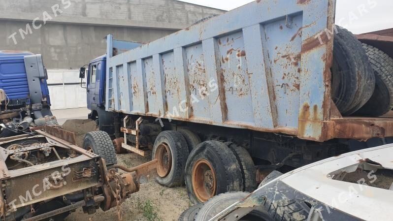 Kamaz 6520 2011 - 165 000 TMT - Бахарден - img 2