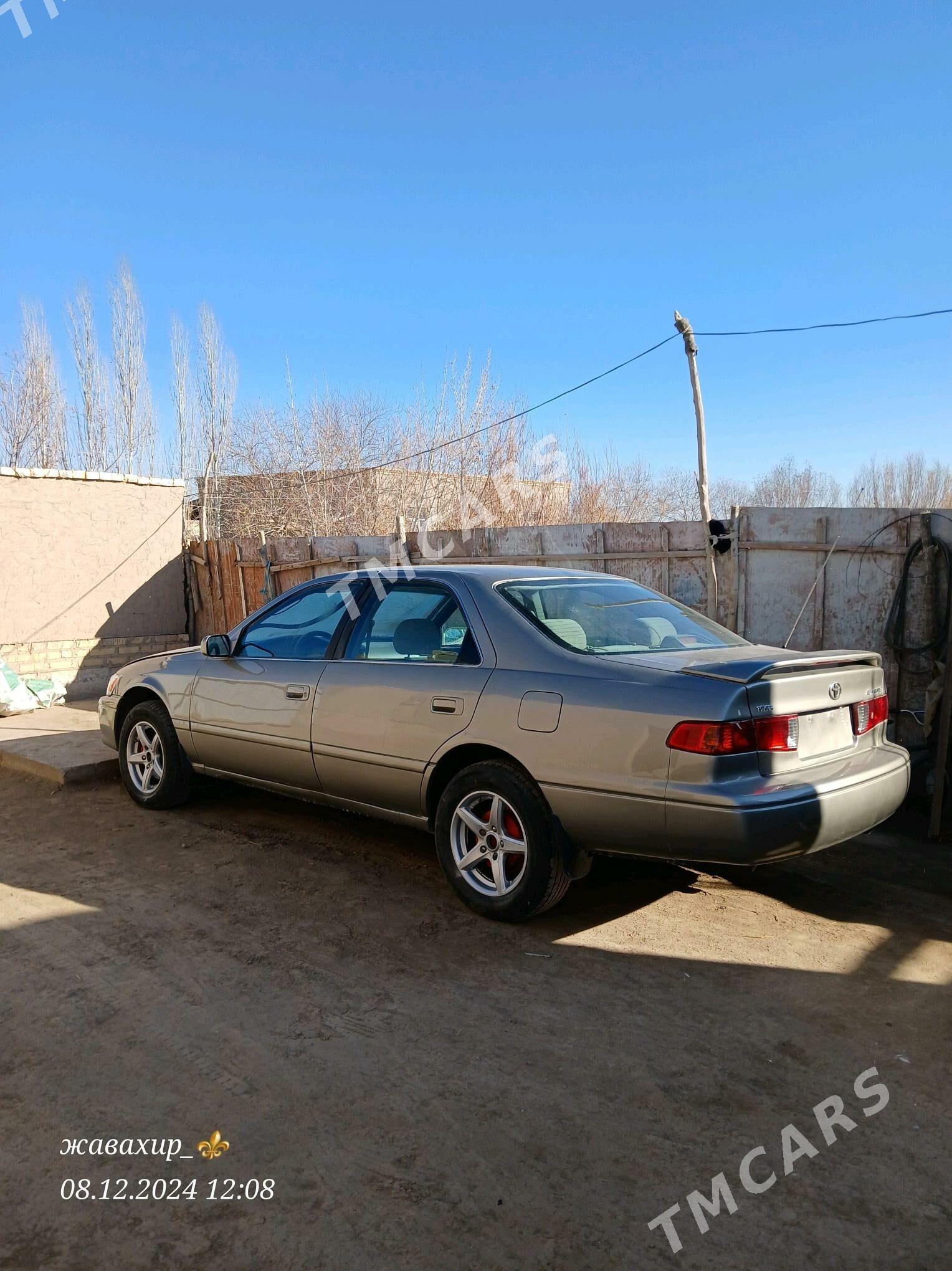 Toyota Camry 2001 - 125 000 TMT - Кёнеургенч - img 2