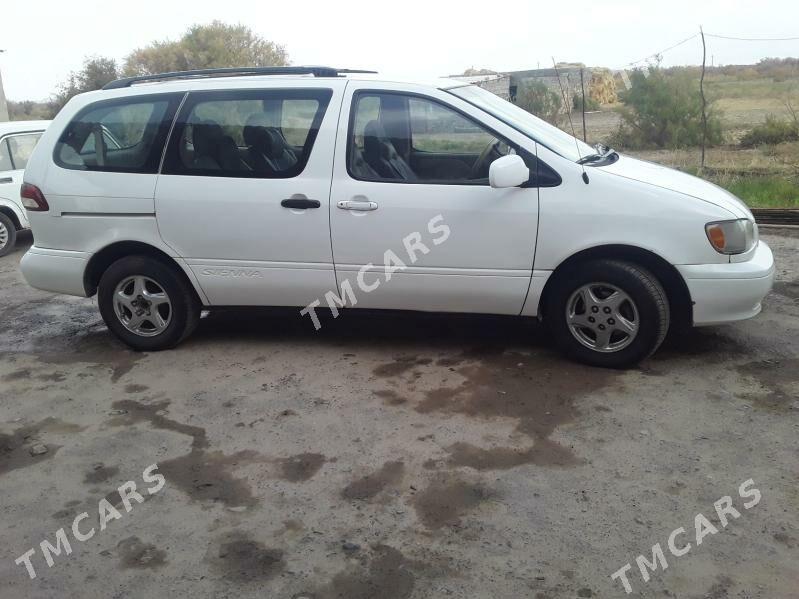 Toyota Sienna 2000 - 120 000 TMT - Койтендаг - img 2