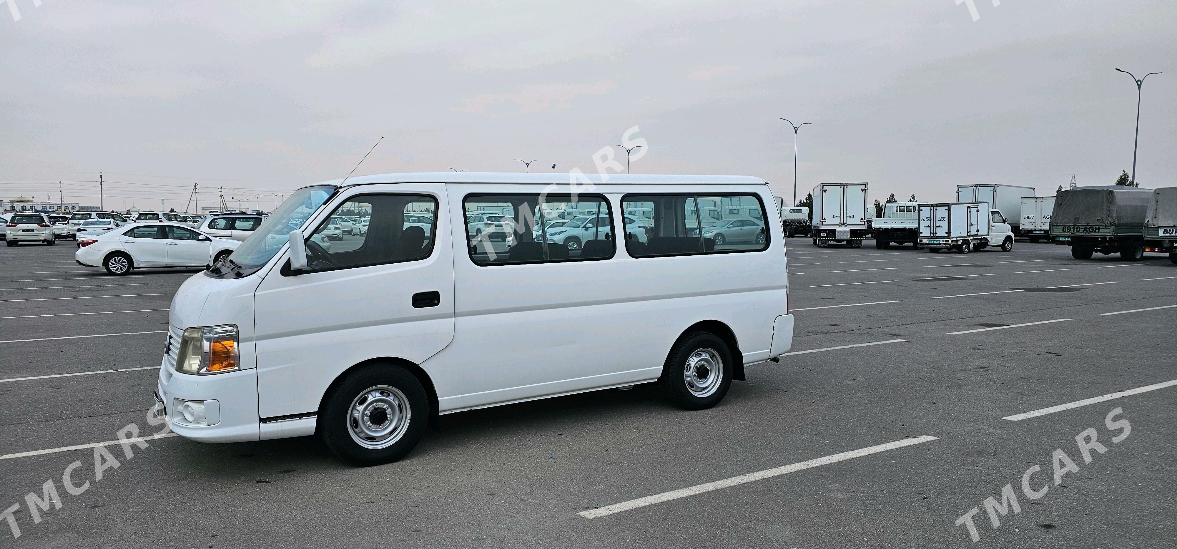 Nissan Urvan 2010 - 200 000 TMT - Мары - img 3