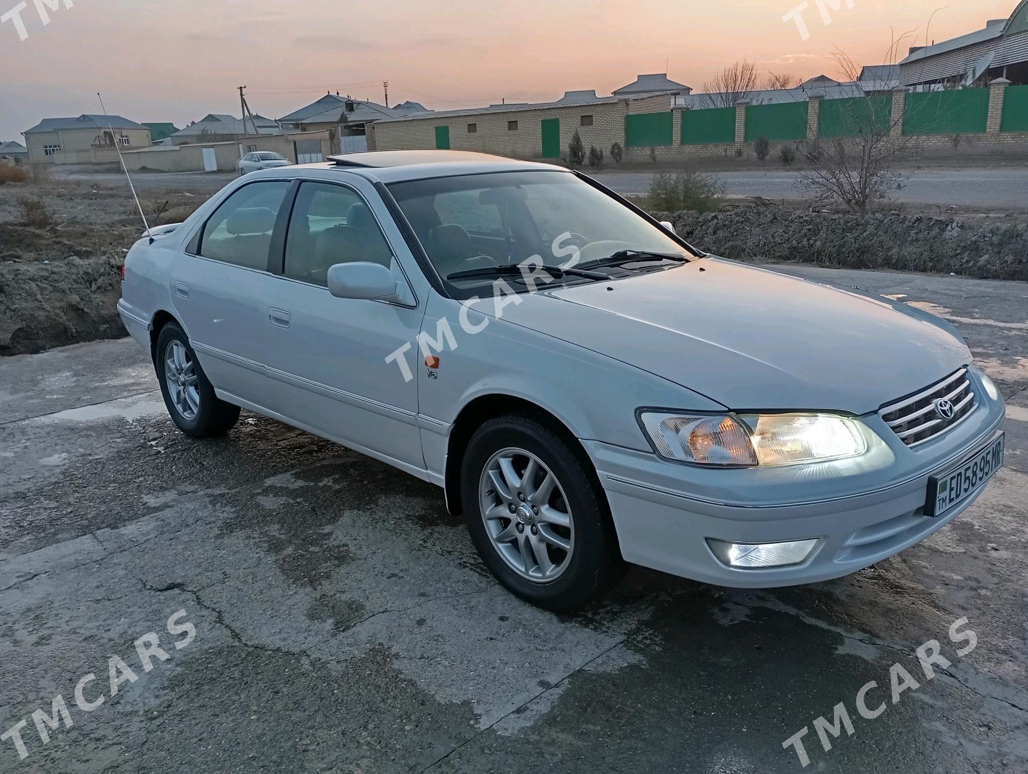 Toyota Camry 2000 - 130 000 TMT - Мары - img 3