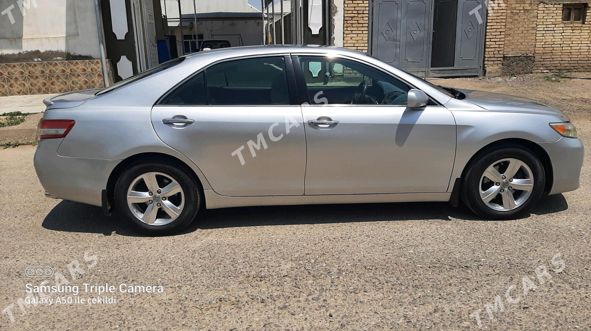 Toyota Camry 2010 - 160 000 TMT - Baýramaly - img 2