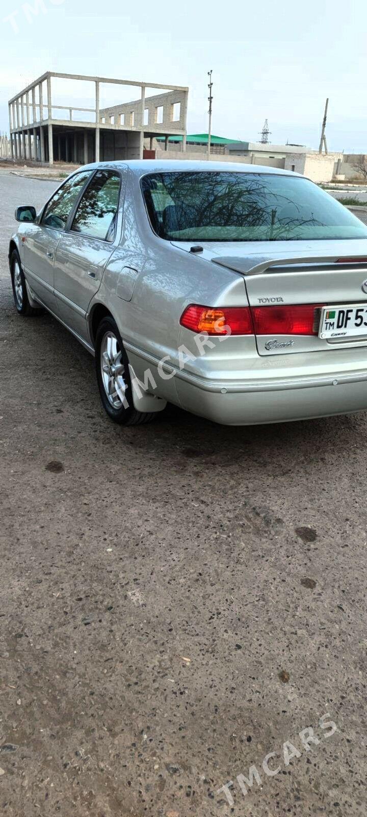 Toyota Camry 2000 - 160 000 TMT - Чарджоу - img 3