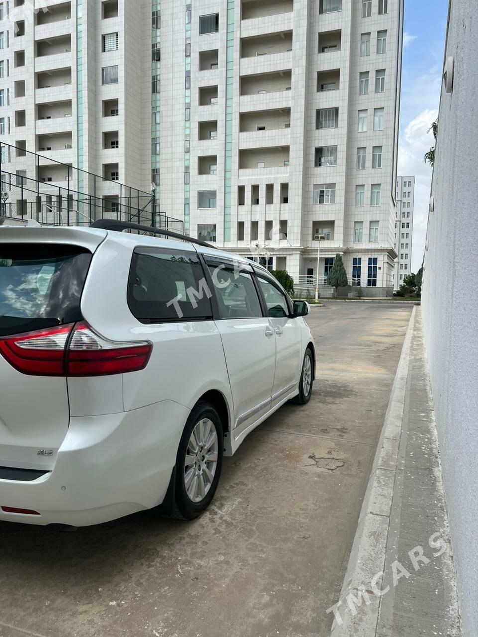 Toyota Sienna 2018 - 405 000 TMT - Aşgabat - img 5