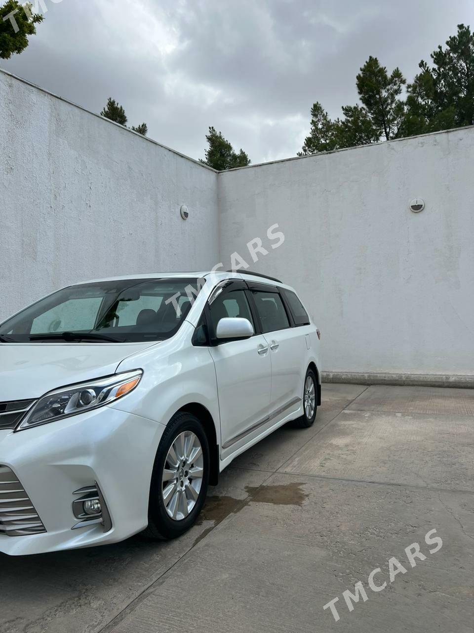 Toyota Sienna 2018 - 405 000 TMT - Aşgabat - img 2