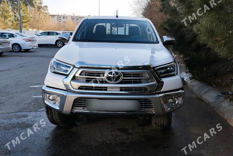 Toyota Hilux 2021 - 590 000 TMT - Ашхабад - img 2