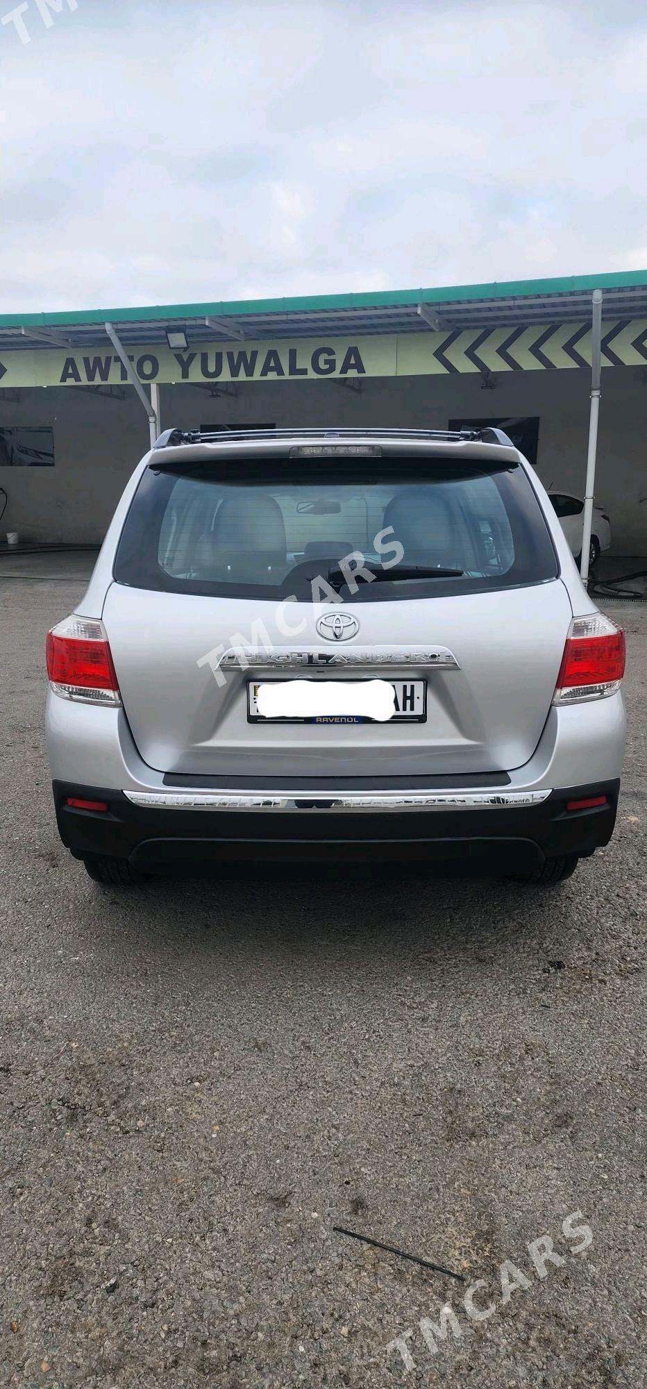 Toyota Highlander 2012 - 315 000 TMT - Бедев - img 3