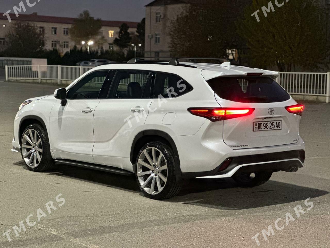 Toyota Highlander 2021 - 491 000 TMT - Ашхабад - img 2