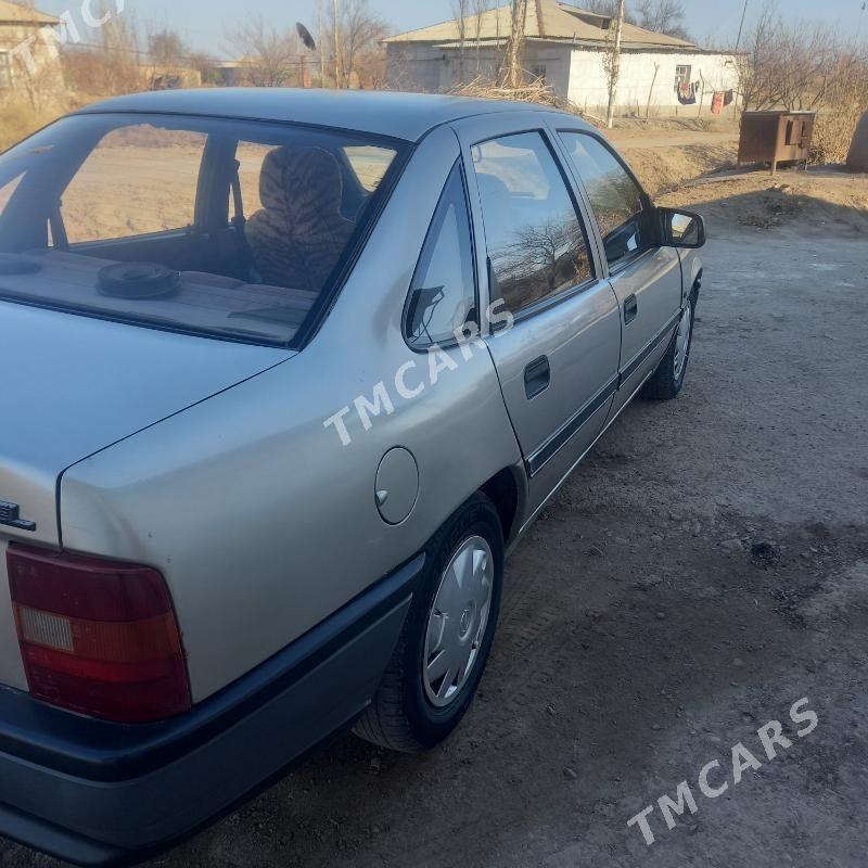 Opel Vectra 1992 - 32 000 TMT - Губадаг - img 3