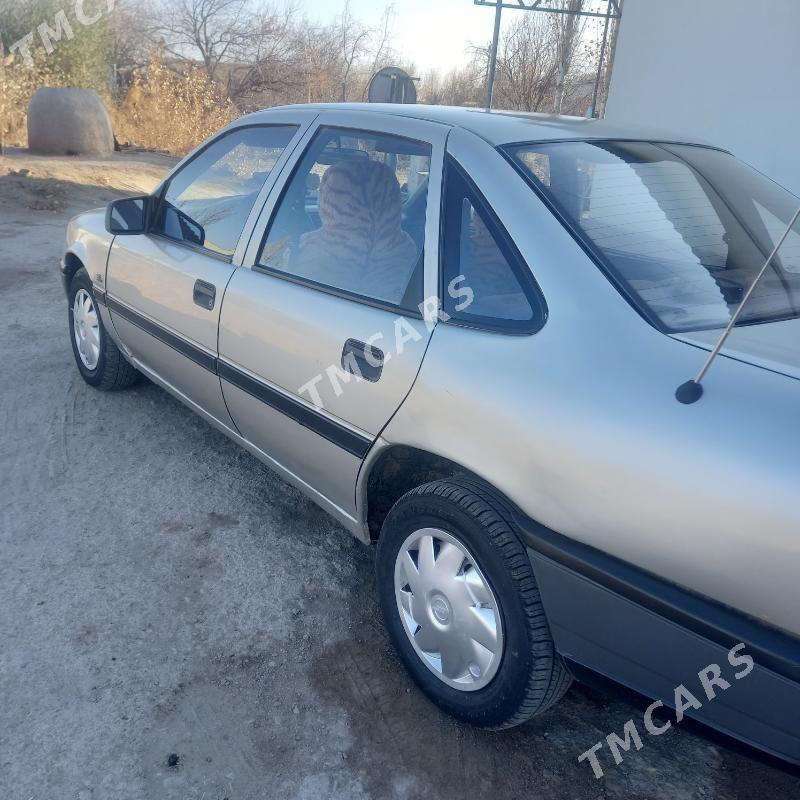 Opel Vectra 1992 - 32 000 TMT - Губадаг - img 4