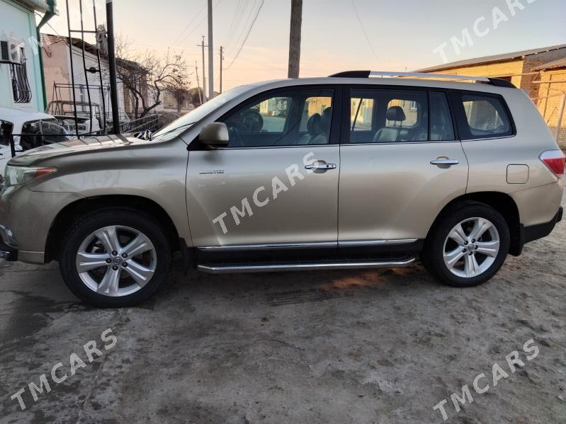 Toyota Highlander 2011 - 280 000 TMT - Дянев - img 2