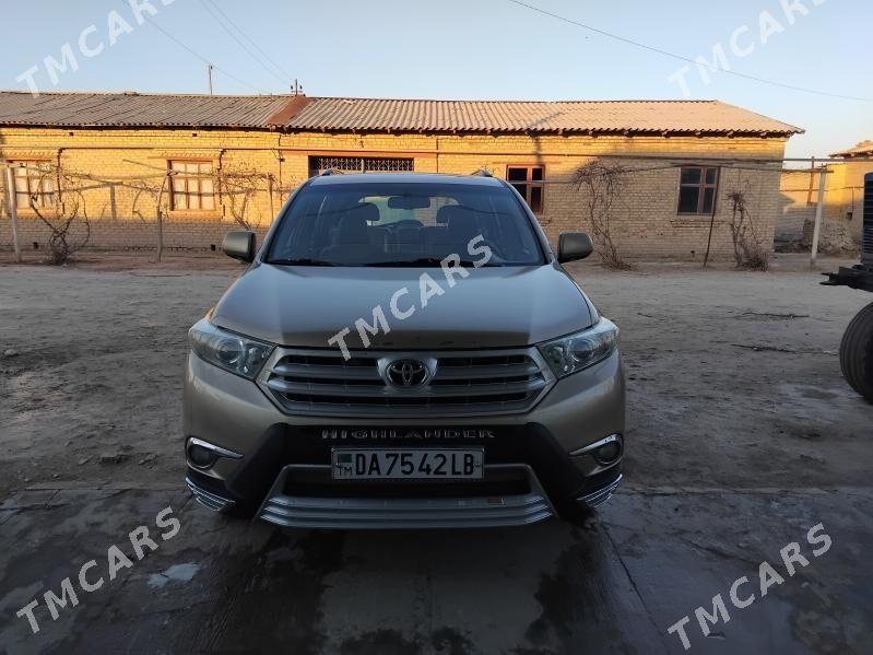 Toyota Highlander 2011 - 280 000 TMT - Дянев - img 5