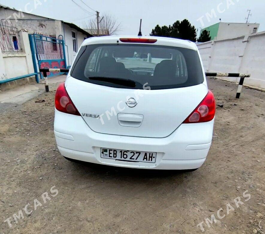 Nissan Versa 2011 - 110 000 TMT - Яшлык - img 3