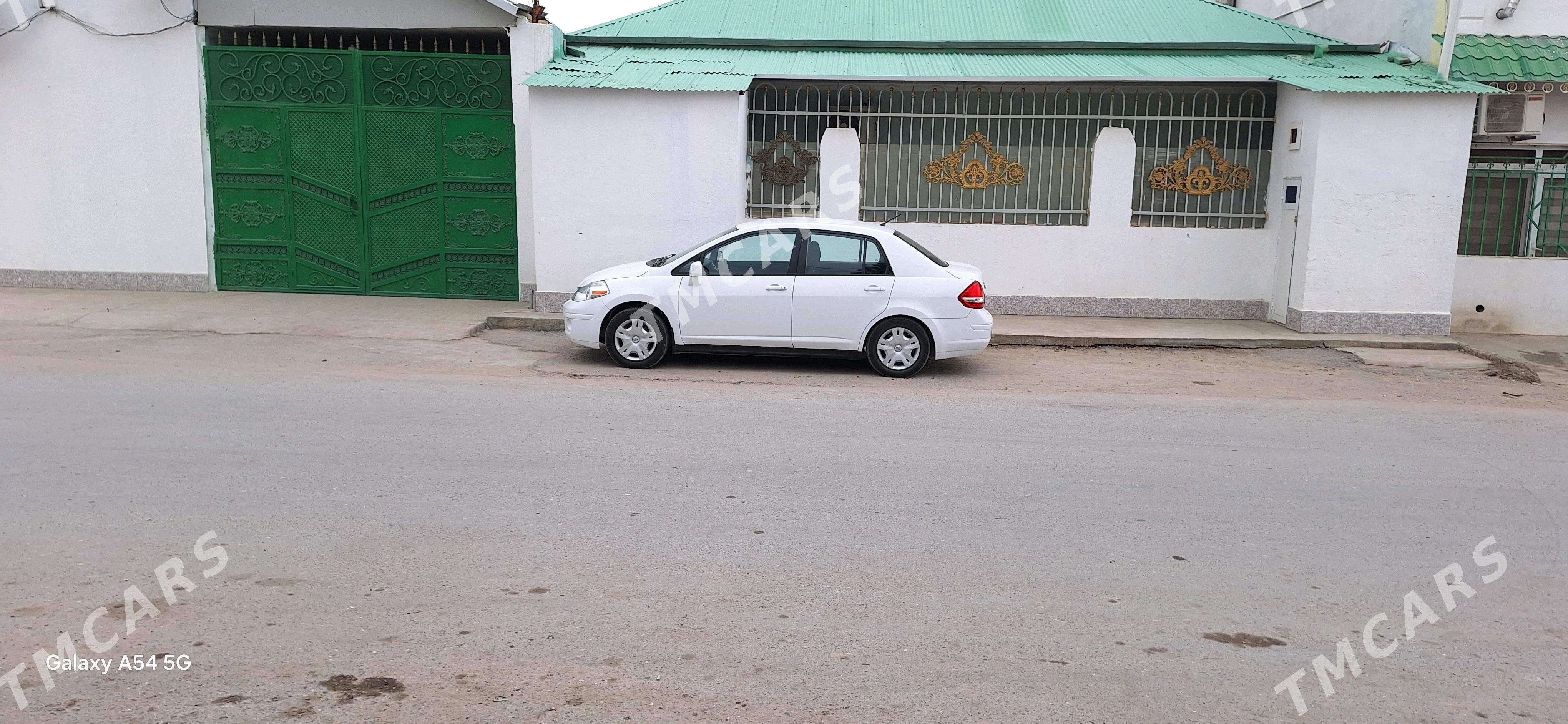 Nissan Versa 2010 - 100 000 TMT - Анев - img 5