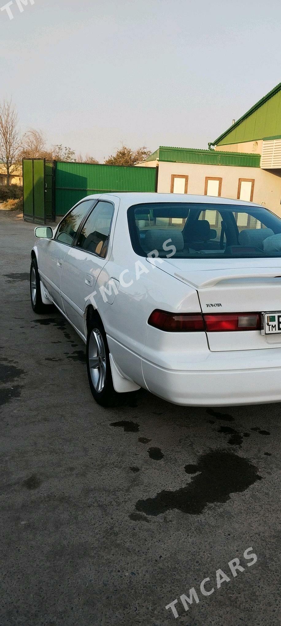 Toyota Camry 1998 - 125 000 TMT - Мургап - img 3