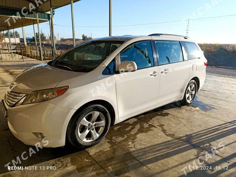 Toyota Sienna 2015 - 310 000 TMT - Чарджоу - img 3