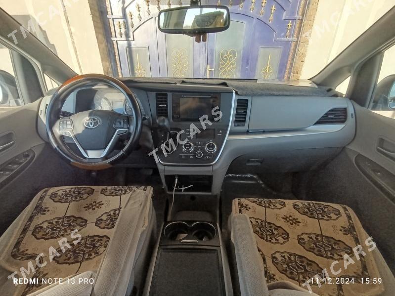 Toyota Sienna 2015 - 310 000 TMT - Чарджоу - img 5