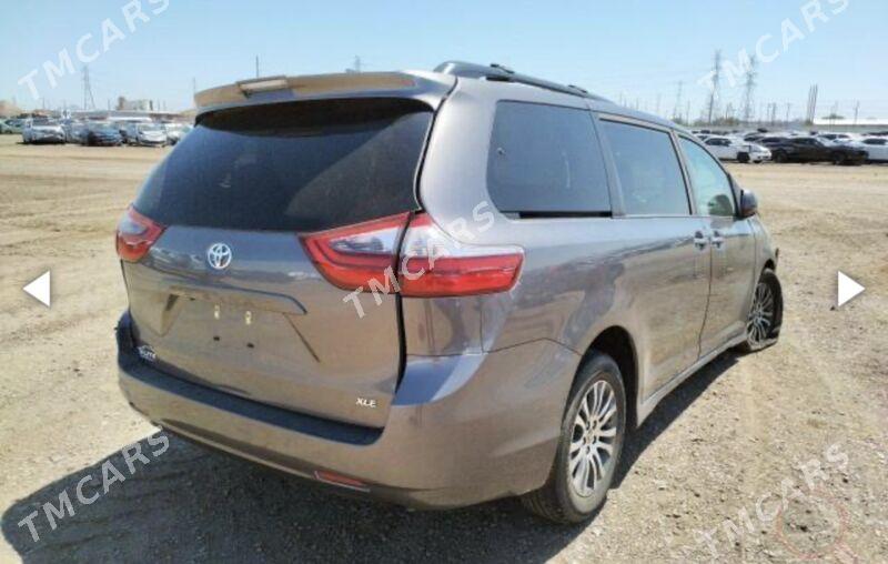 Toyota Sienna 2020 - 380 000 TMT - Гуртли - img 2