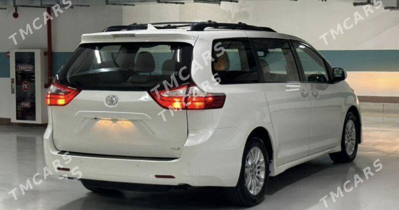 Toyota Sienna 2020 - 380 000 TMT - Гуртли - img 3