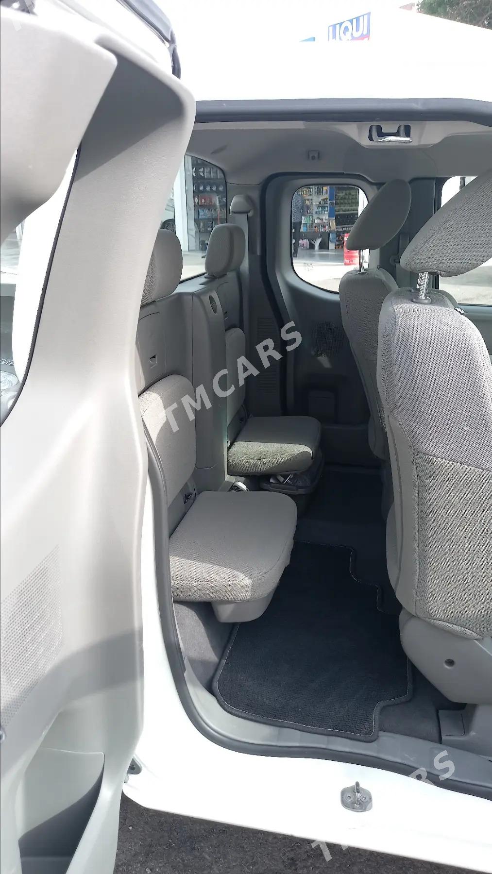 Nissan Navara 2018 - 285 000 TMT - Aşgabat - img 5