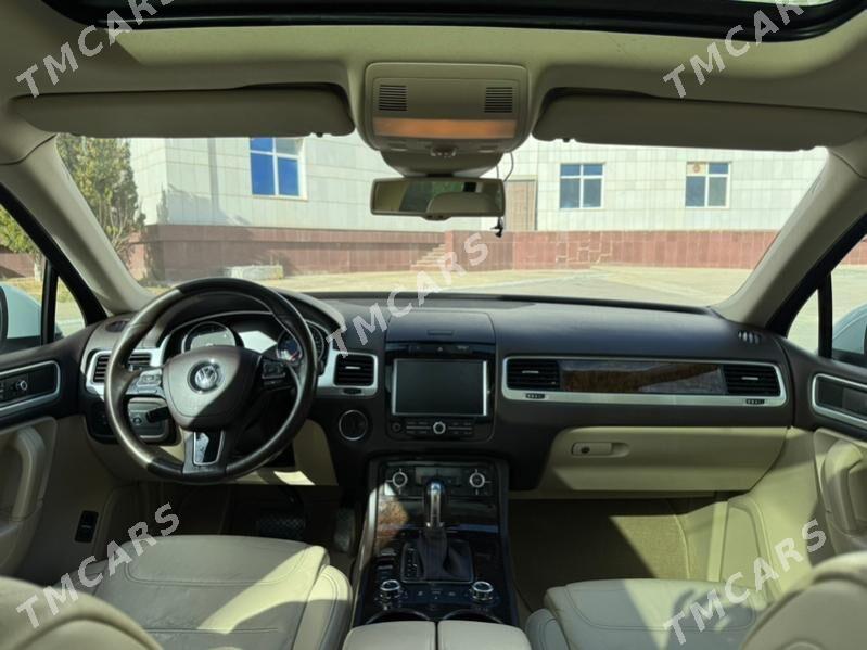 Volkswagen Touareg 2013 - 400 000 TMT - Ашхабад - img 7