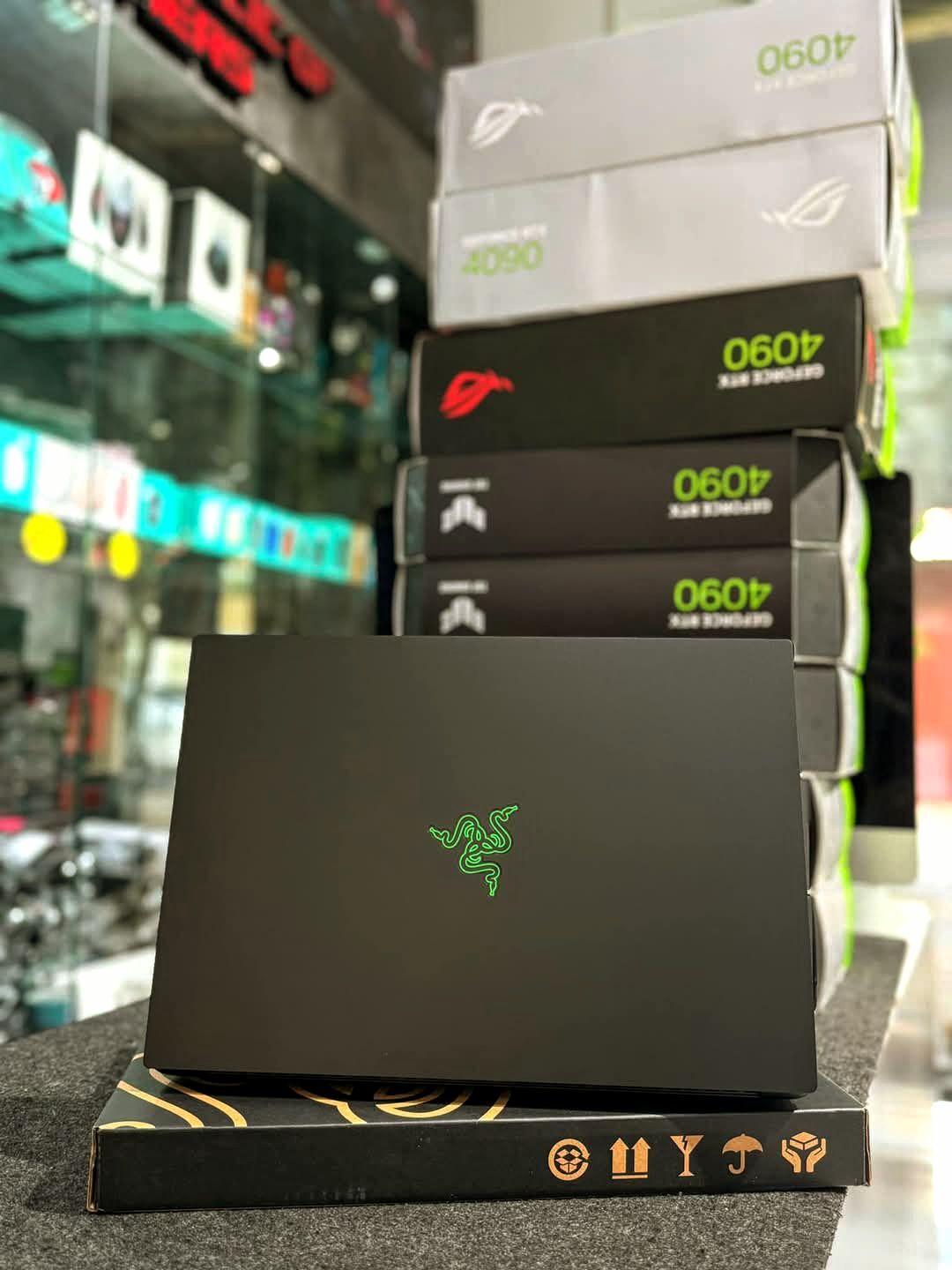 Razer Blade 16/i9/RTX 4090 16G - Ашхабад - img 1