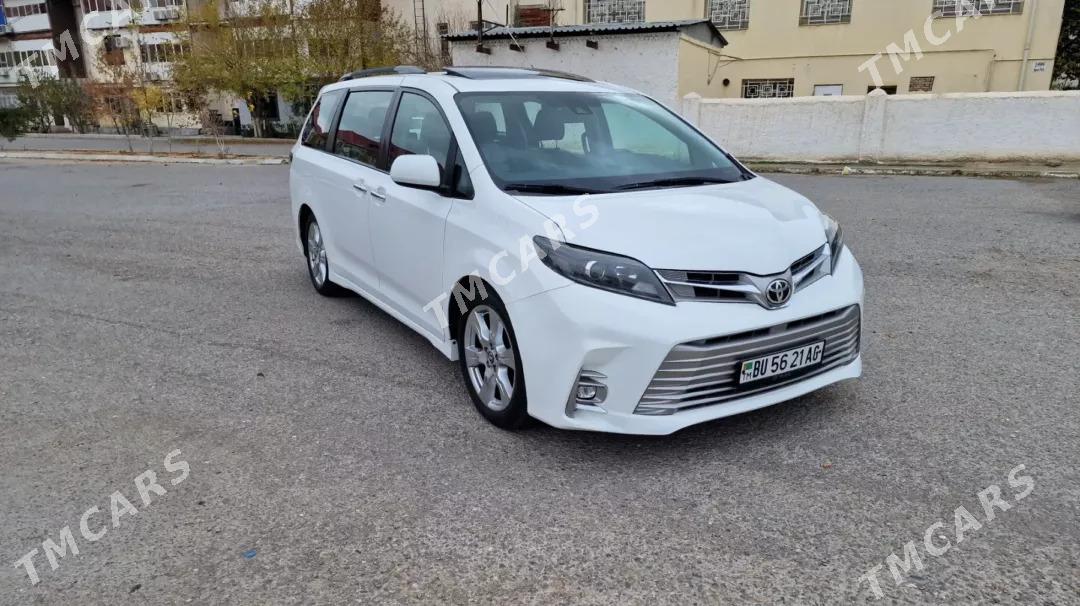 Toyota Sienna 2018 - 410 000 TMT - 30 мкр - img 2