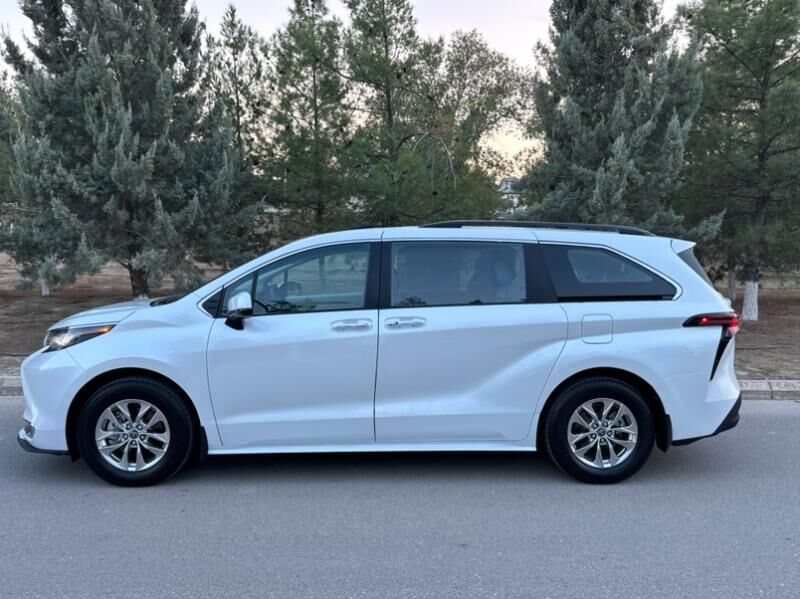 Toyota Sienna 2021 - 605 000 TMT - Aşgabat - img 9