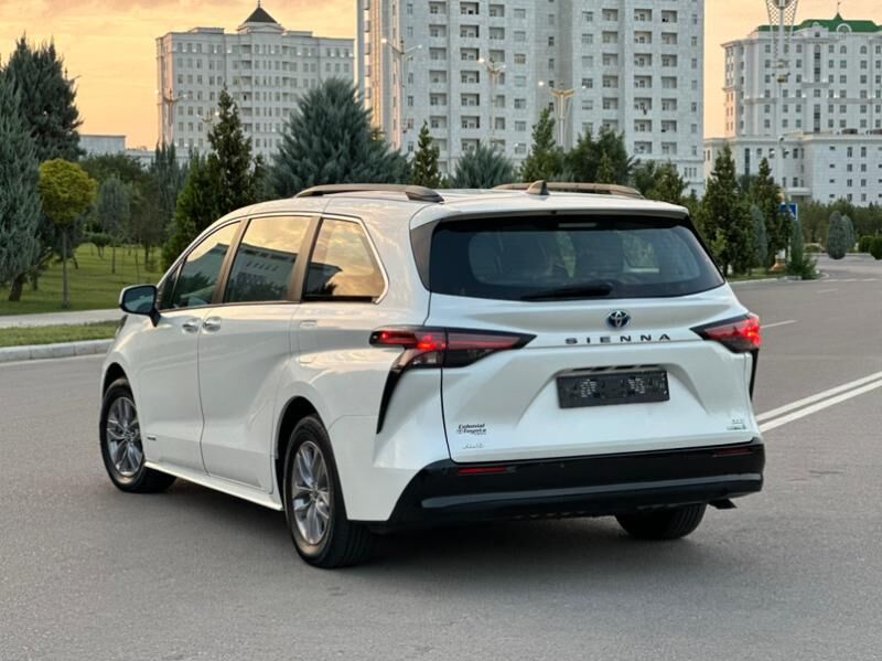 Toyota Sienna 2021 - 646 000 TMT - Ашхабад - img 3