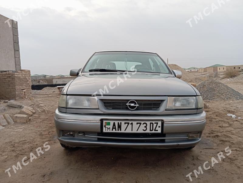 Opel Vectra 1995 - 36 000 TMT - Дашогуз - img 4