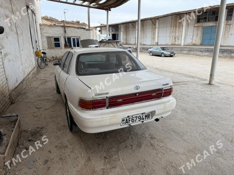 Toyota Camry 1990 - 30 000 TMT - Мары - img 3