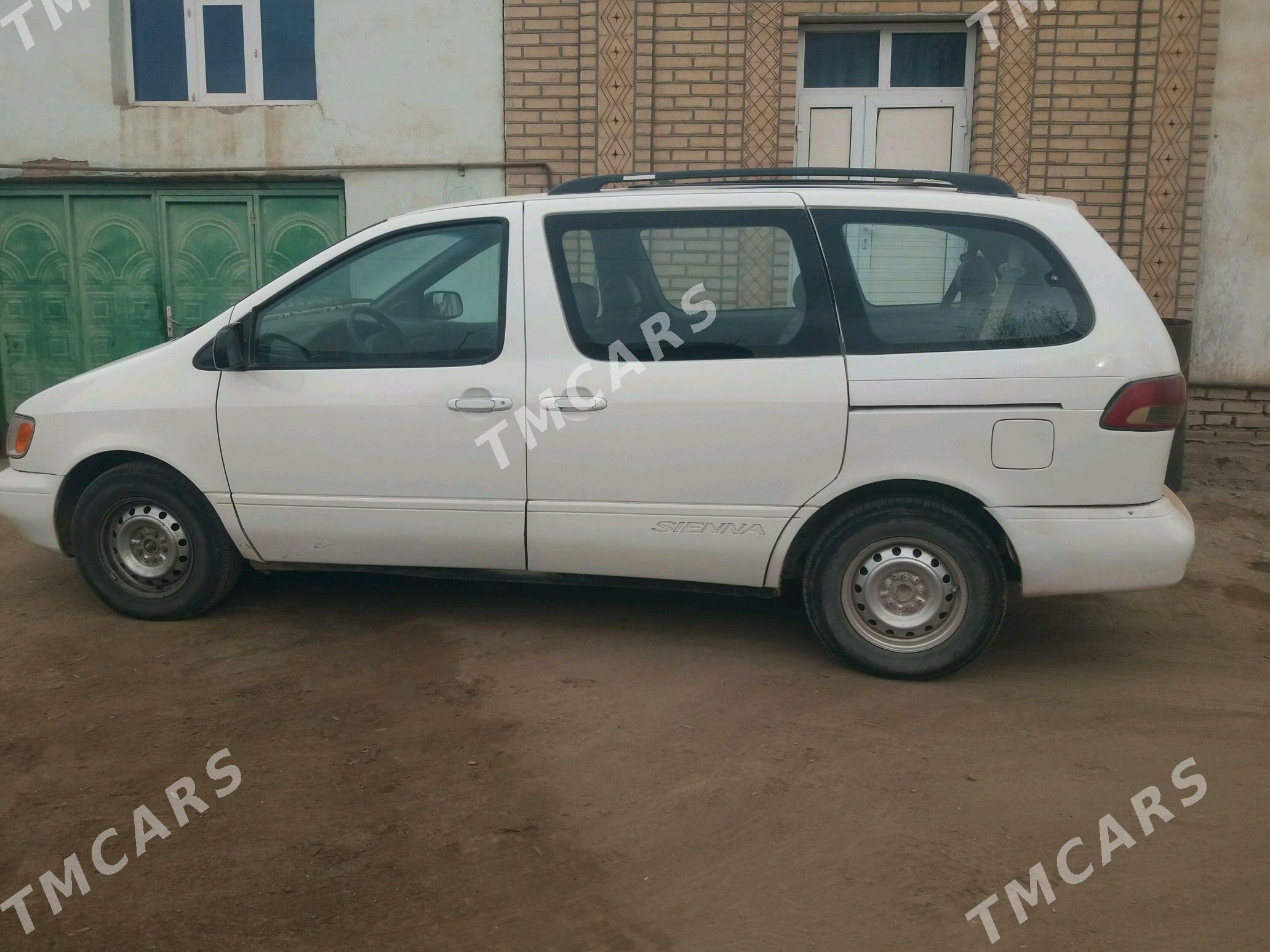 Toyota Sienna 2000 - 130 000 TMT - Гурбансолтан Едже - img 2