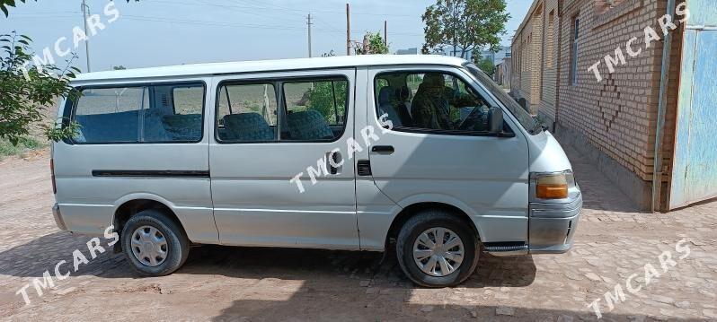 Toyota Hiace 2004 - 105 000 TMT - Саят - img 4