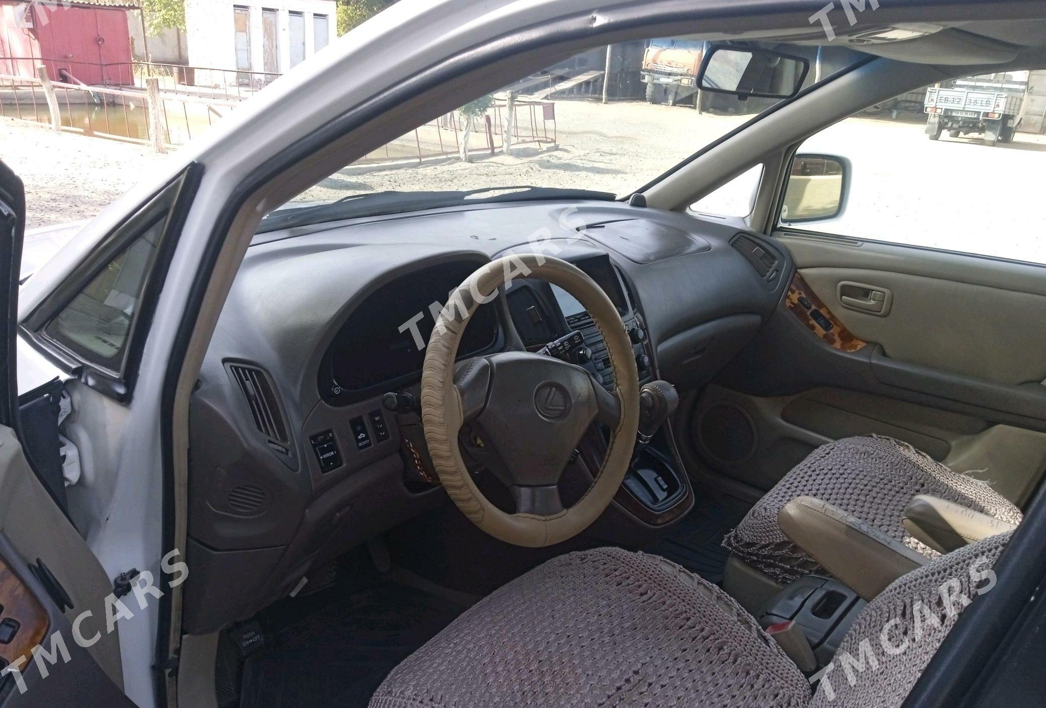 Lexus RX 300 2000 - 130 000 TMT - Саят - img 3