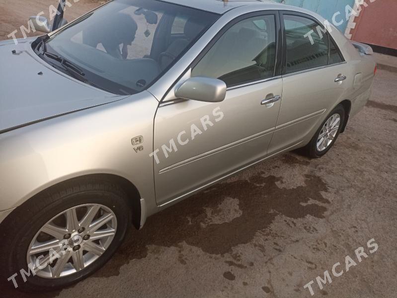 Toyota Camry 2004 - 185 000 TMT - Теджен - img 4