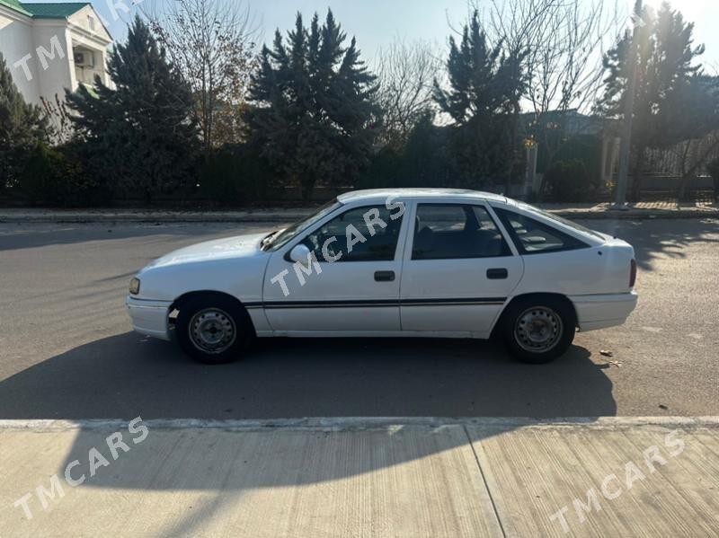 Opel Vectra 1990 - 24 000 TMT - Бузмеин - img 4