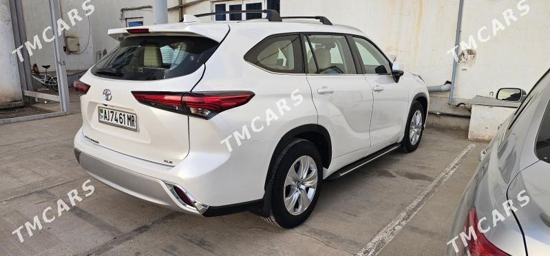 Toyota Highlander 2021 - 520 000 TMT - Мары - img 3