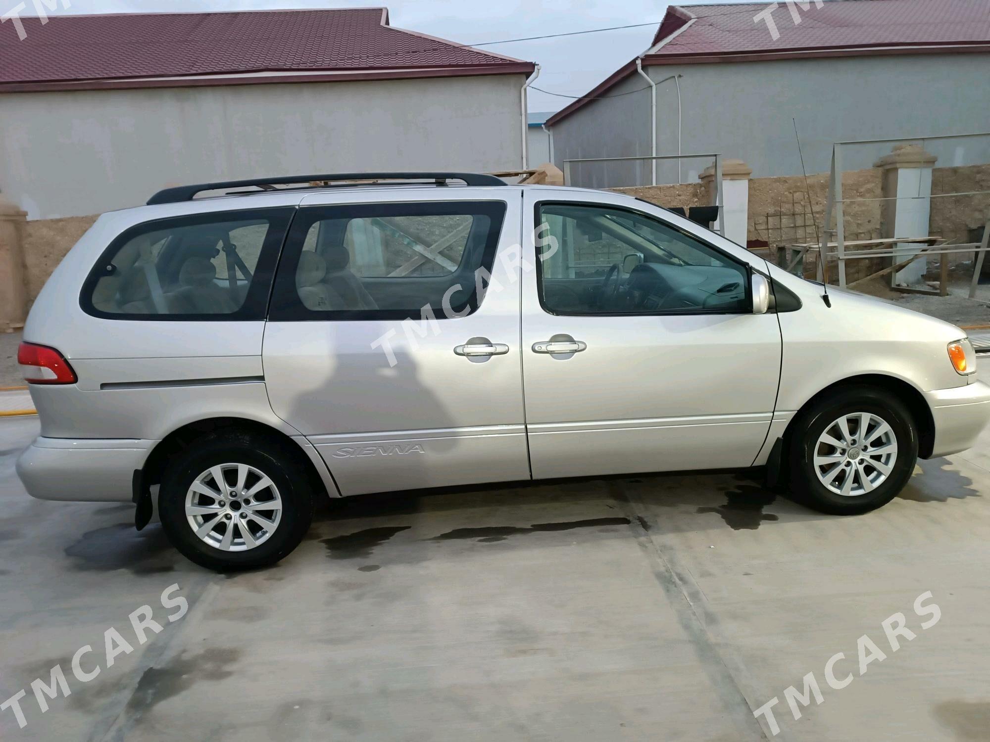 Toyota Sienna 2001 - 145 000 TMT - Сакарчага - img 5