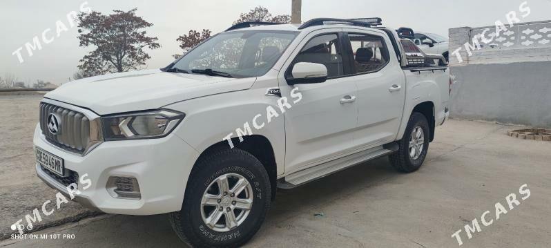 Toyota Hilux 2018 - 300 000 TMT - Baýramaly - img 2