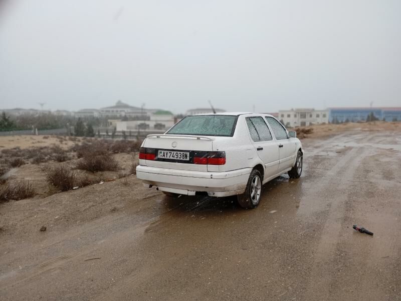 Volkswagen Golf 1993 - 24 000 TMT - Türkmenbaşy - img 4