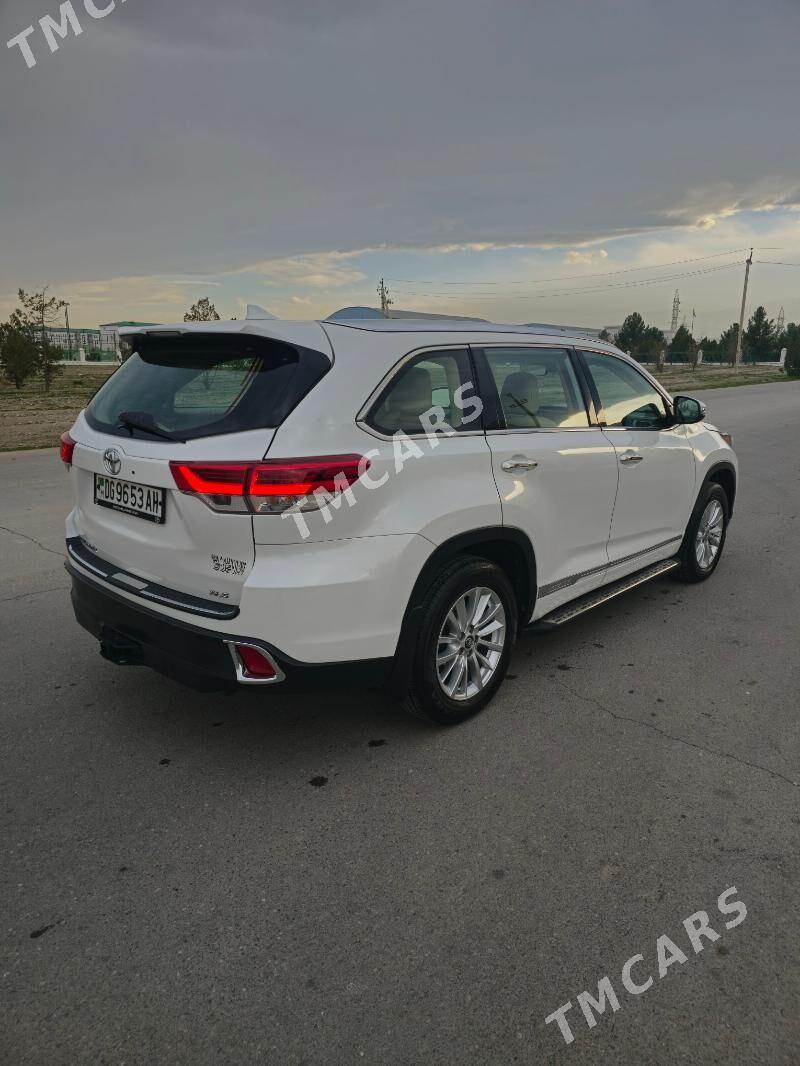 Toyota Highlander 2018 - 430 000 TMT - Бузмеин ГРЭС - img 3